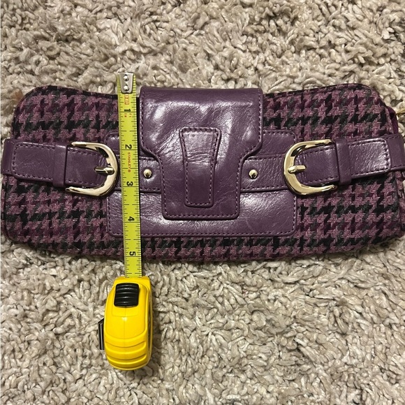 Vintage Banana Republic clutch with magnetic closure - Picture 7 of 8